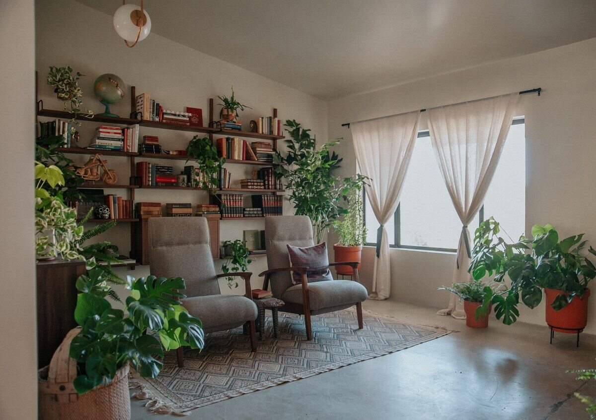 living-room-plants-bookshelves-nordroom