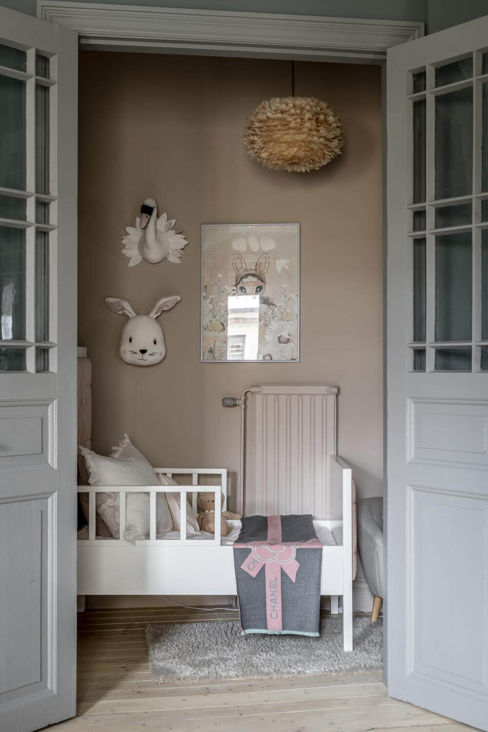 neutral-nursery-beige-walls-nordroom