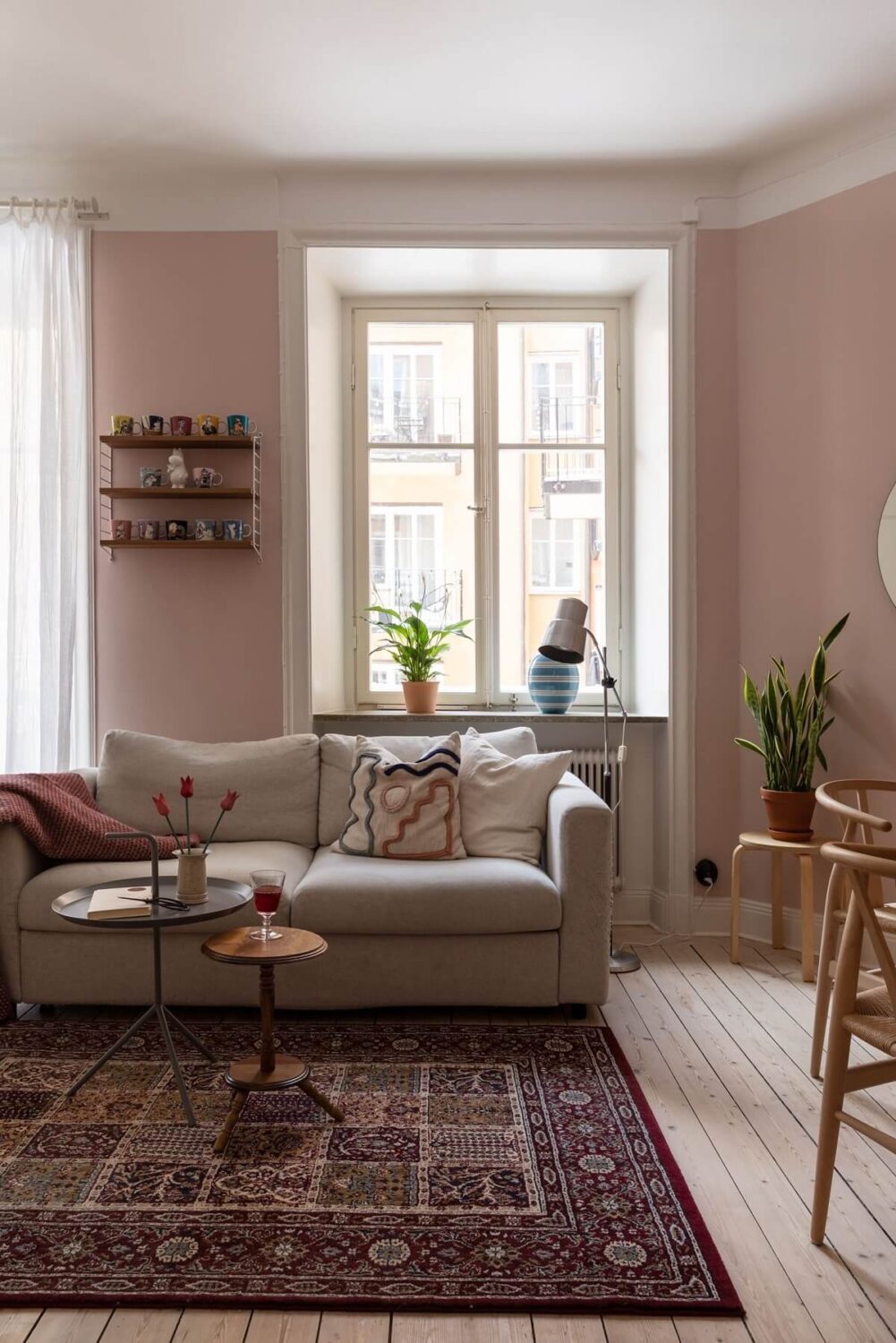 pink-living-room-wooden-floor-nordroom