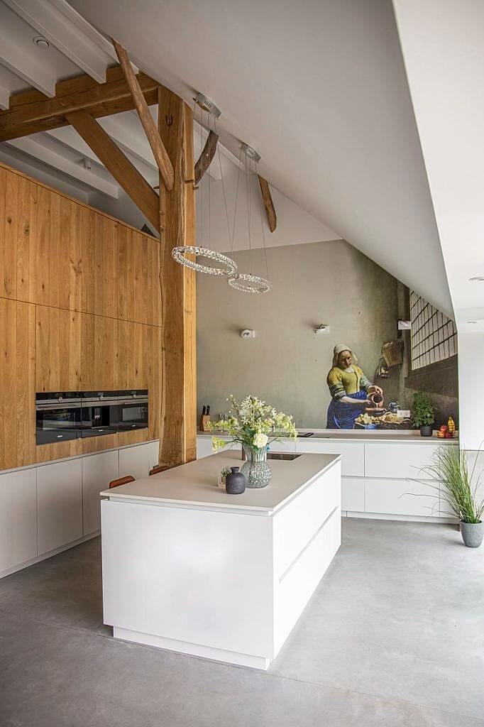 sleek-white-cabinets-natural-wood-exposed-beams-nordroom