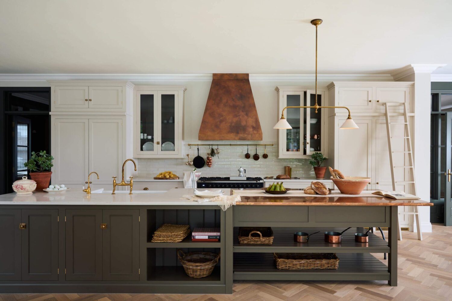 kitchen-concrete-floor-high-ceilings-exposed-beams-nordroom