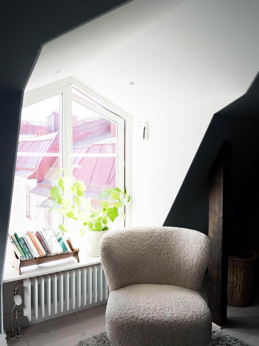 attic-bedroom-reading-nook-nordroom