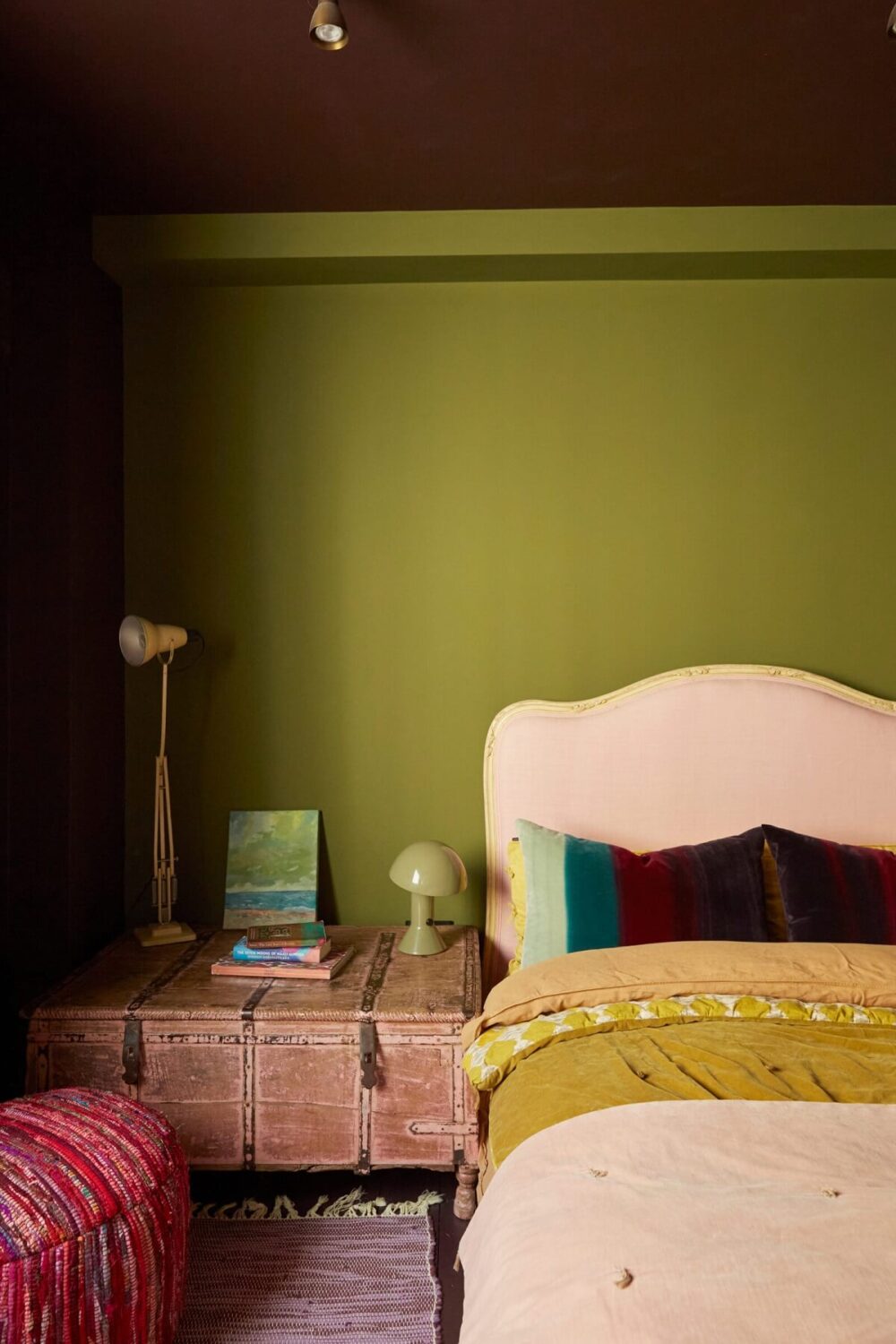 bedroom-mulberry-red-walls-ceiling-green-accent-color-nordroom