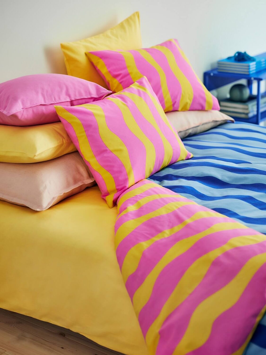 bedroom-yellow-pink-blue-colors-SOMMARVICKER-duvet-cover-nordroom