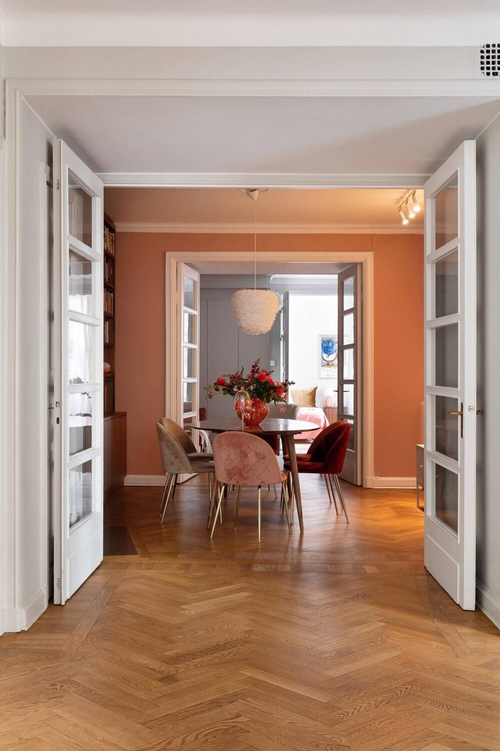 dining-room-terracotta-wall-paint-wooden-floor-nordroom