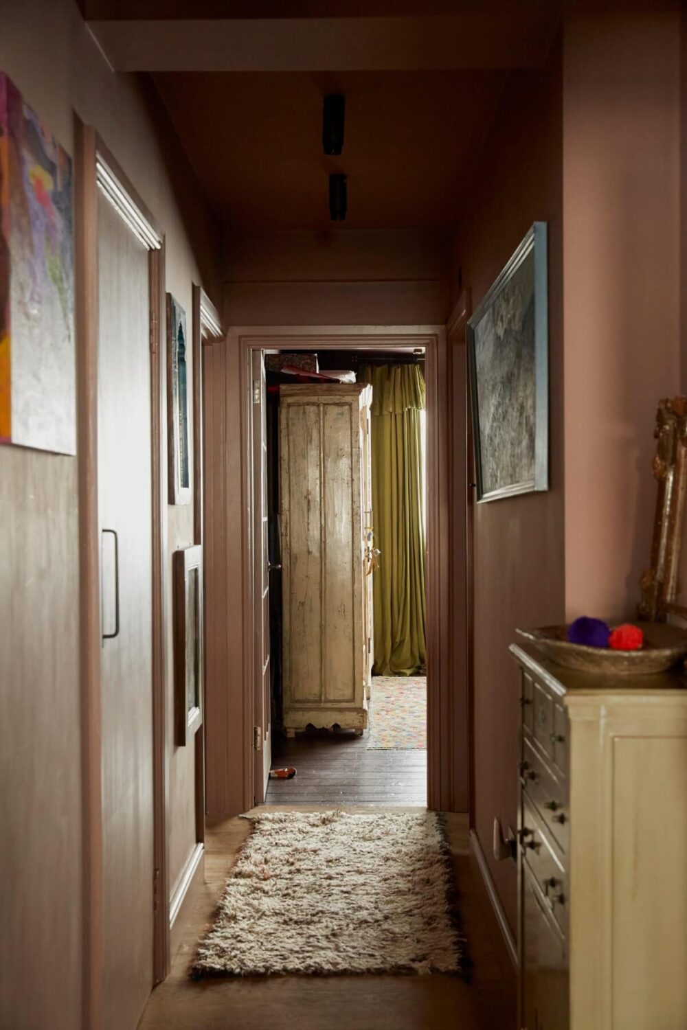 hallway-dusty-pink-walls-nordroom