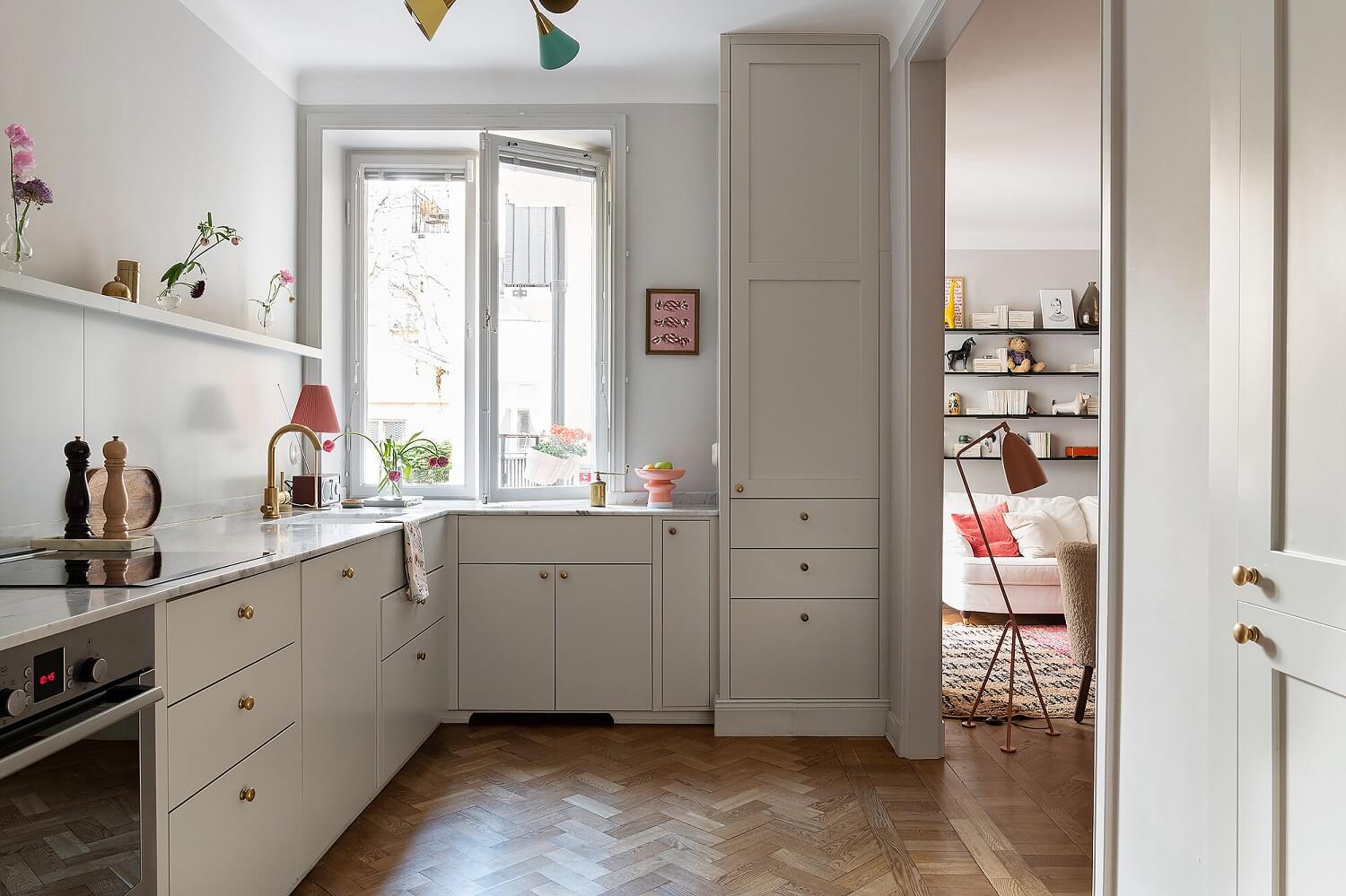kitchen-scandinavian-design-gray-cabinets-wooden-floor-nordroom