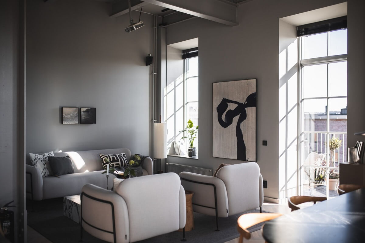 living-room-high-ceilings-light-gray-walls-nordroom