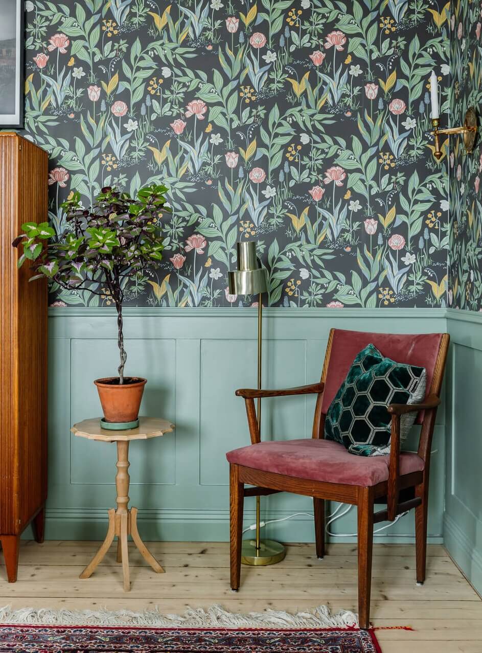sitting-room-pink-velvet-chair-spring-garden-borastapeter-wallpaper-nordroom