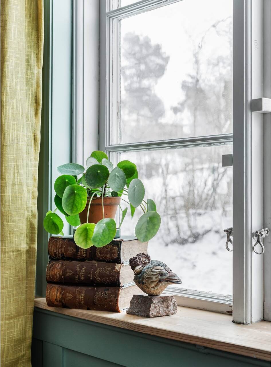 window-sill-detail-swedish-country-house-nordroom