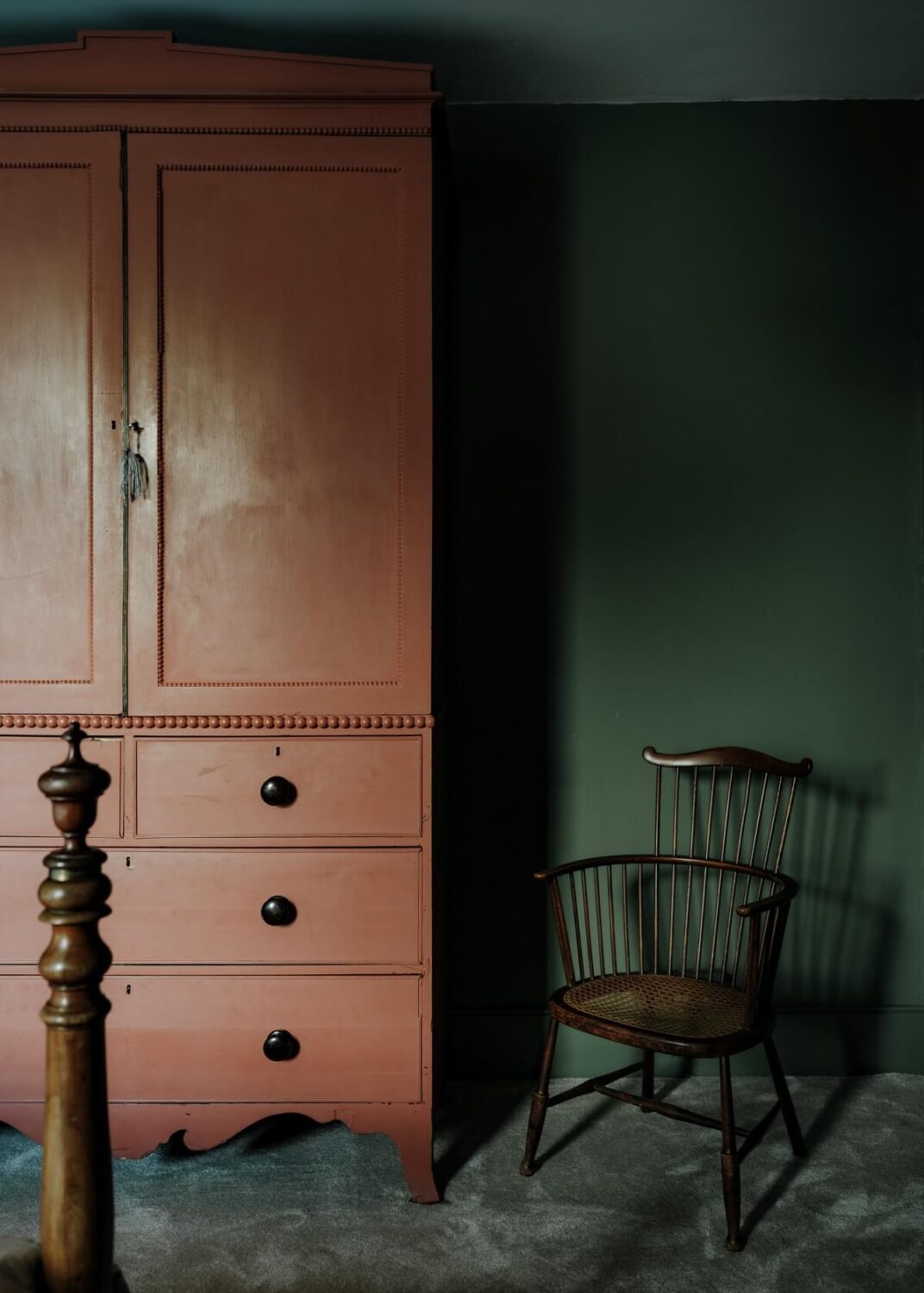 bedroom-antique-furniture-green-walls-nordroom