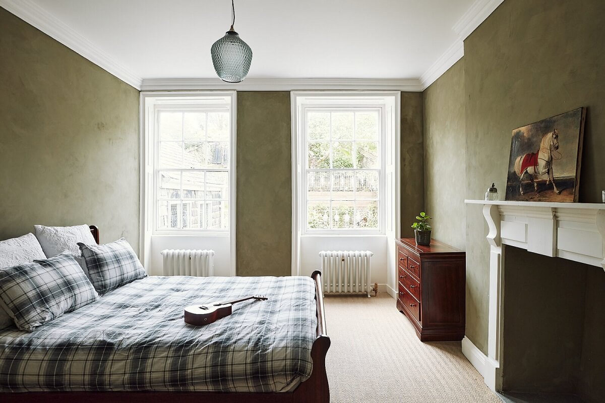 bedroom-green-walls-fireplace-nordroom
