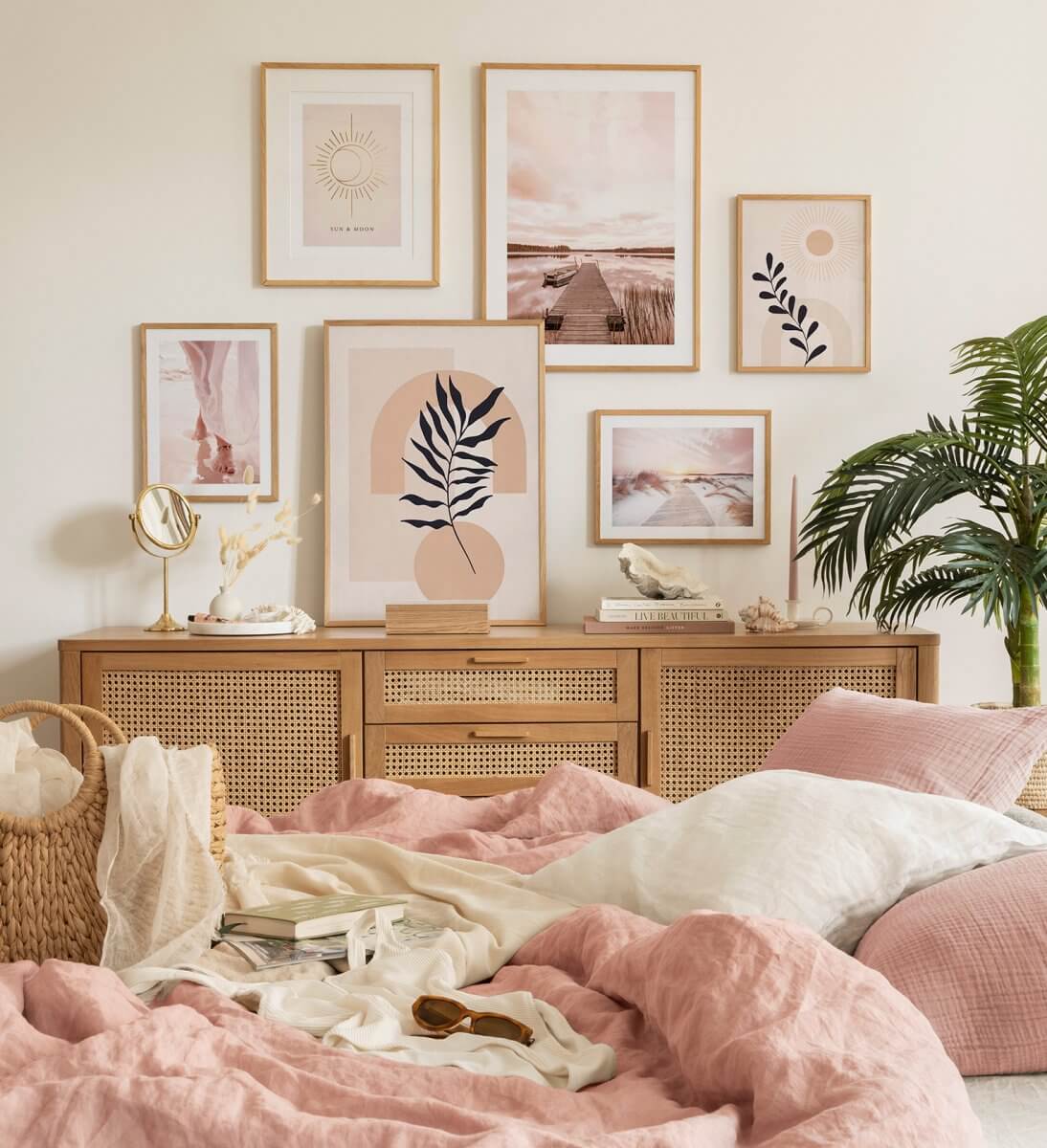 bedroom-light-neutral-walls-pink-bedding-nordroom