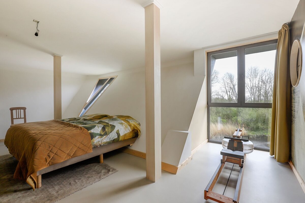 bedroom-slanted-ceiling-nordroom