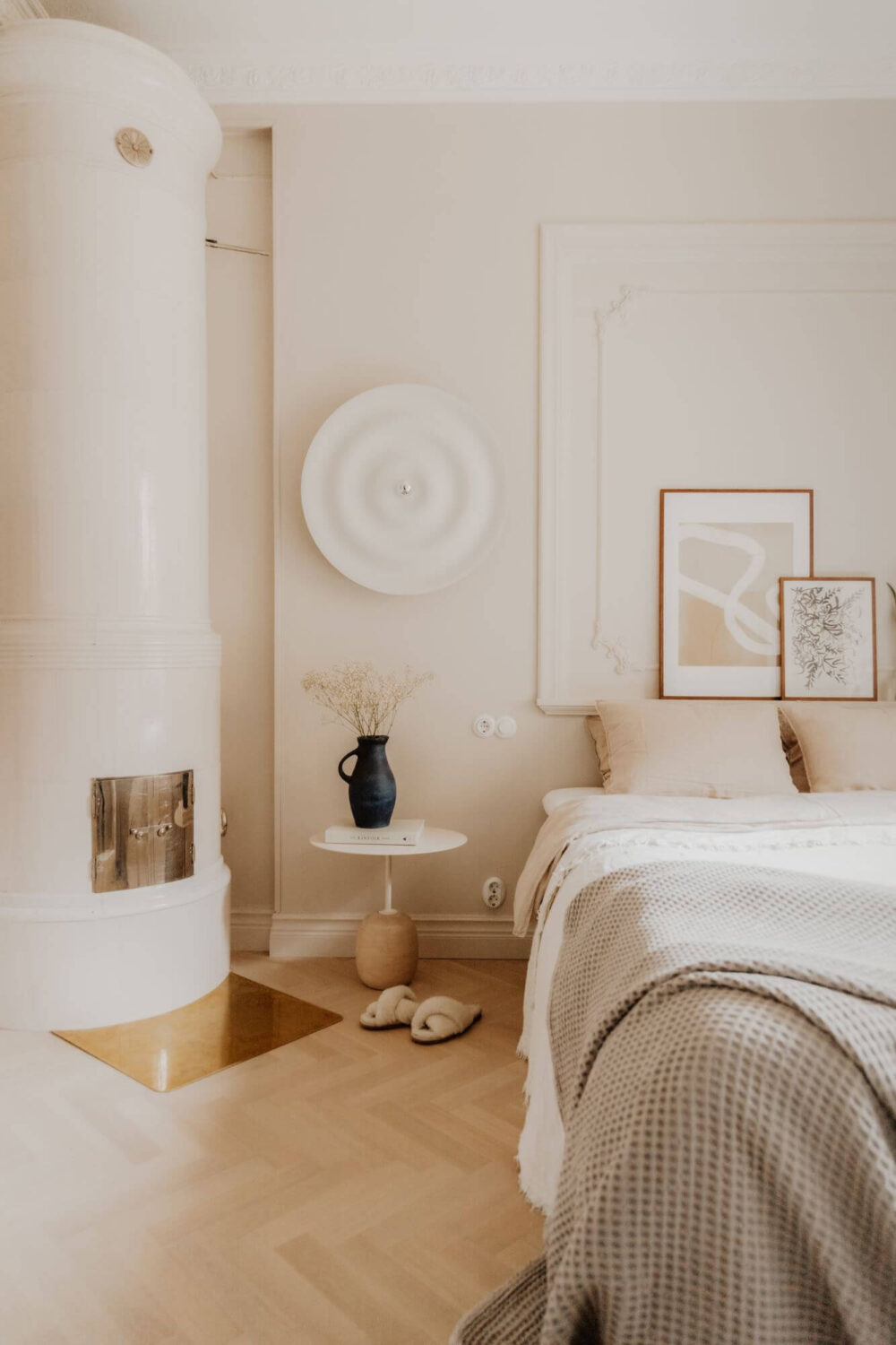 beige-scandinavian-living-room-fireplace-wooden-floor-nordroom