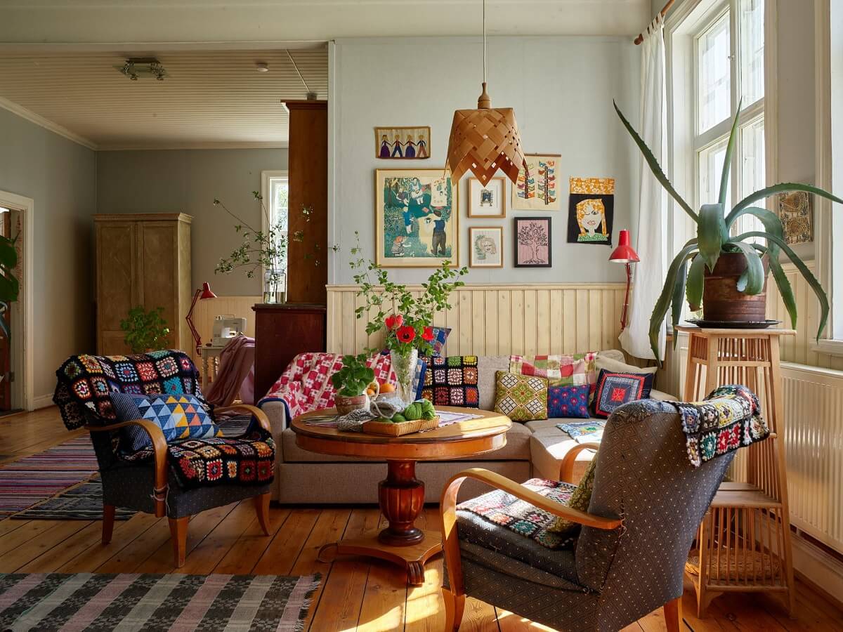 colorful-decor-living-room-wooden-floor-nordroom