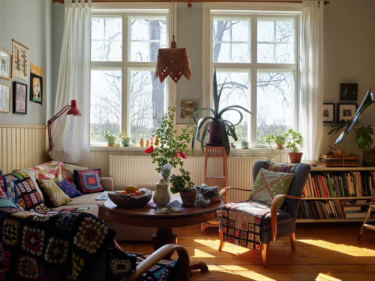 colorful-living-room-vintage-eclectic-decor-nordroom