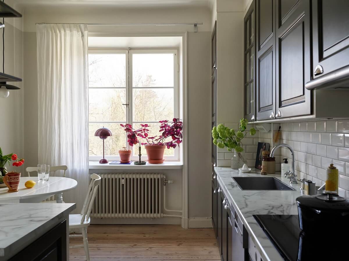 kitchen-dark-gray-cabinets-wooden-floor-nordroom