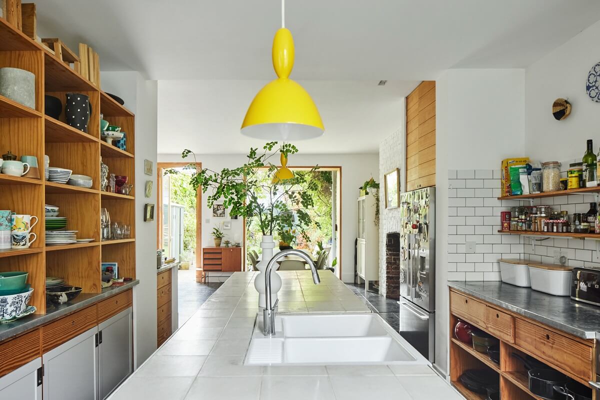 kitchen-island-yellow-pendant-light-wooden-kitchen-nordroom