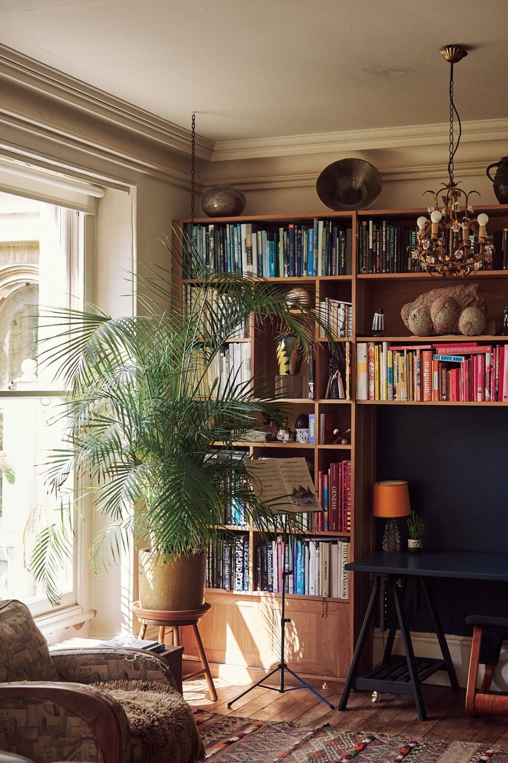 living-room-black-desk-bookcases-nordroom
