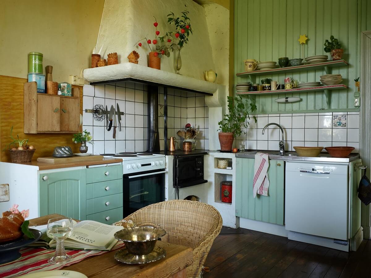 open-shelves-green-vintage-kitchen-nordroom