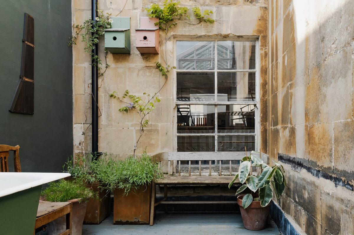 patio-space-historic-house-bath-nordroom