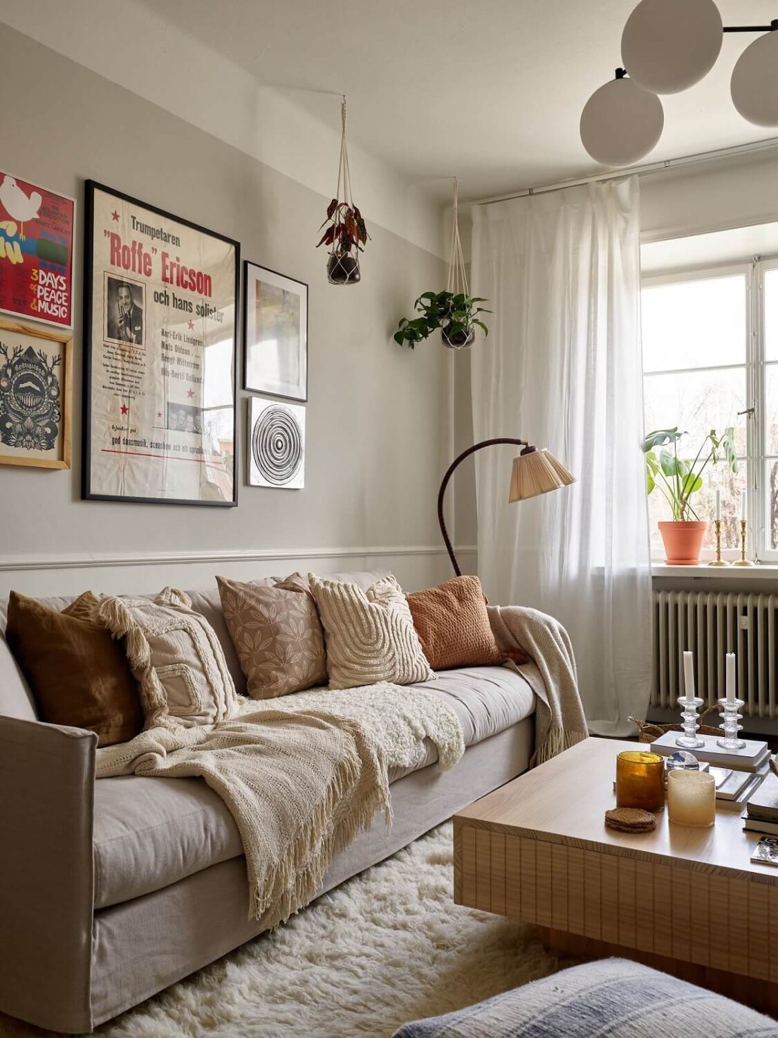 scandinavian-living-room-light-gray-walls-square-coffee-table-nordroom