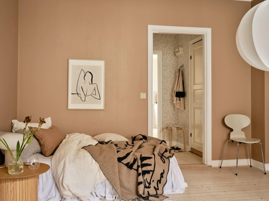 studio-apartment-dark-beige-walls-nordroom