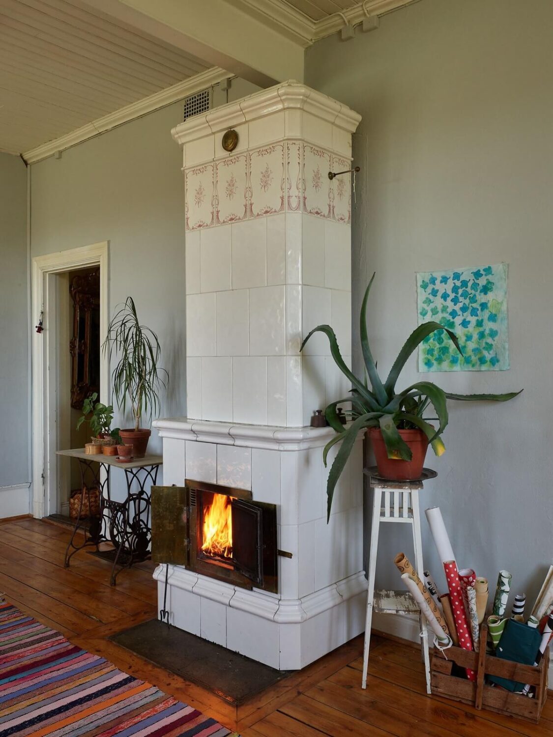 swedish-tiled-fireplace-nordroom