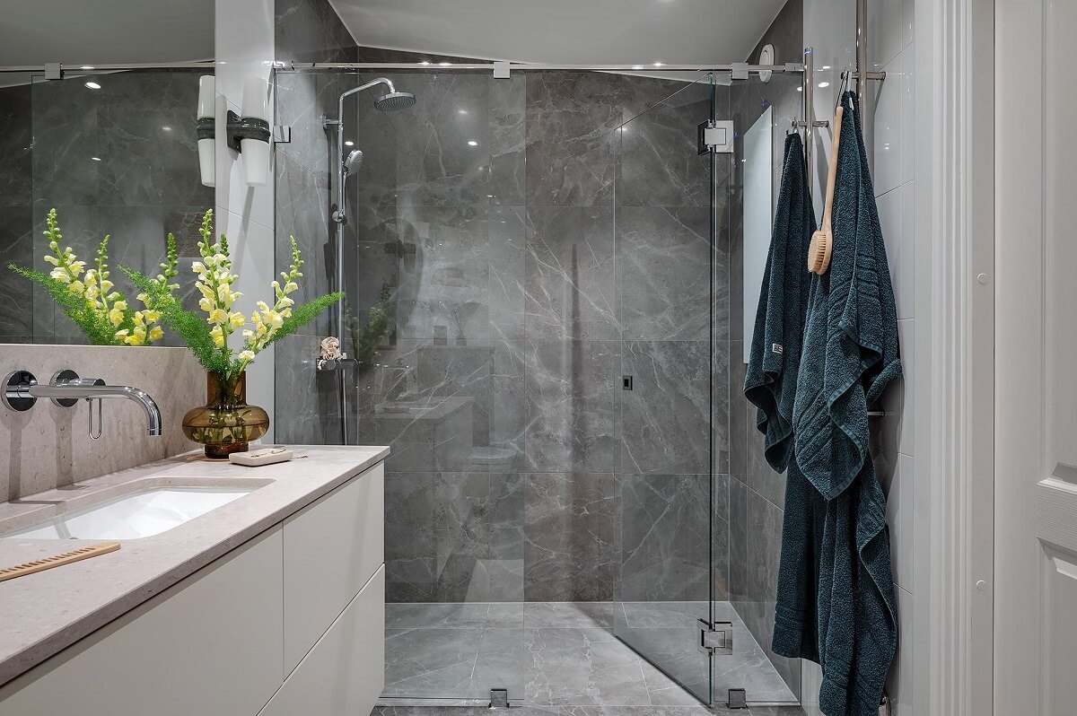 walk-in-shower-gray-tiles-nordroom