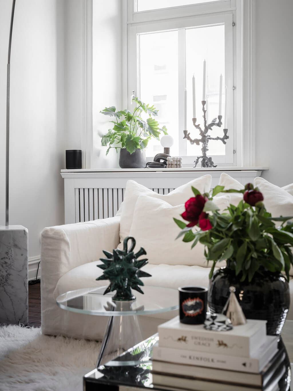 white-living-room-detail-nordroom
