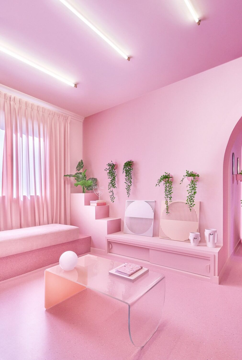 all-pink-living-room-barbiecore-interiors-nordroom