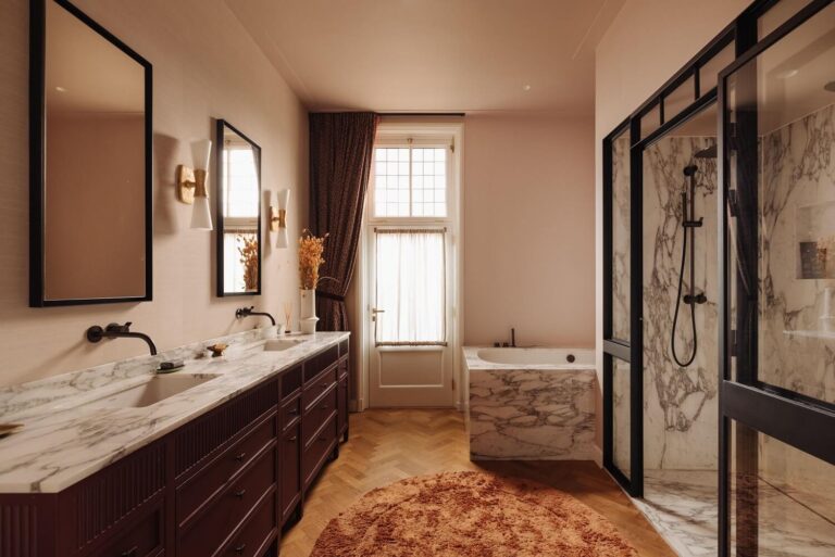 89 Pink Bathroom Ideas: From Hot Pink Walls to Blush Tiles - The Nordroom