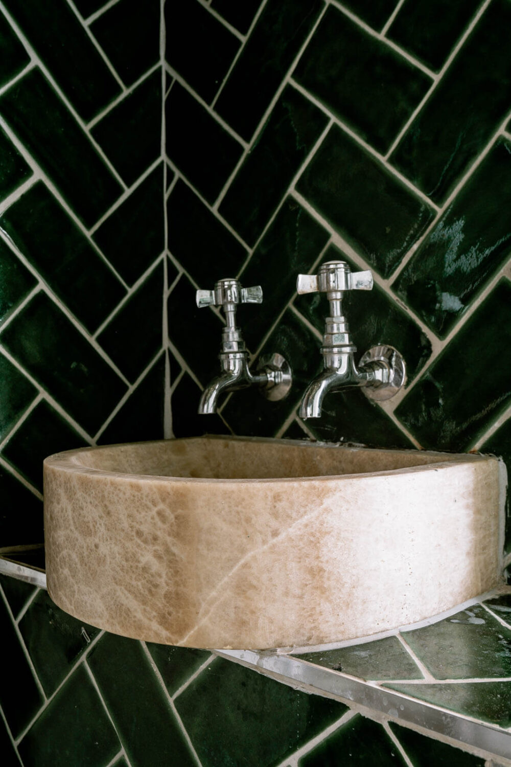 bathroom-sink-glossy-green-tiles-nordroom