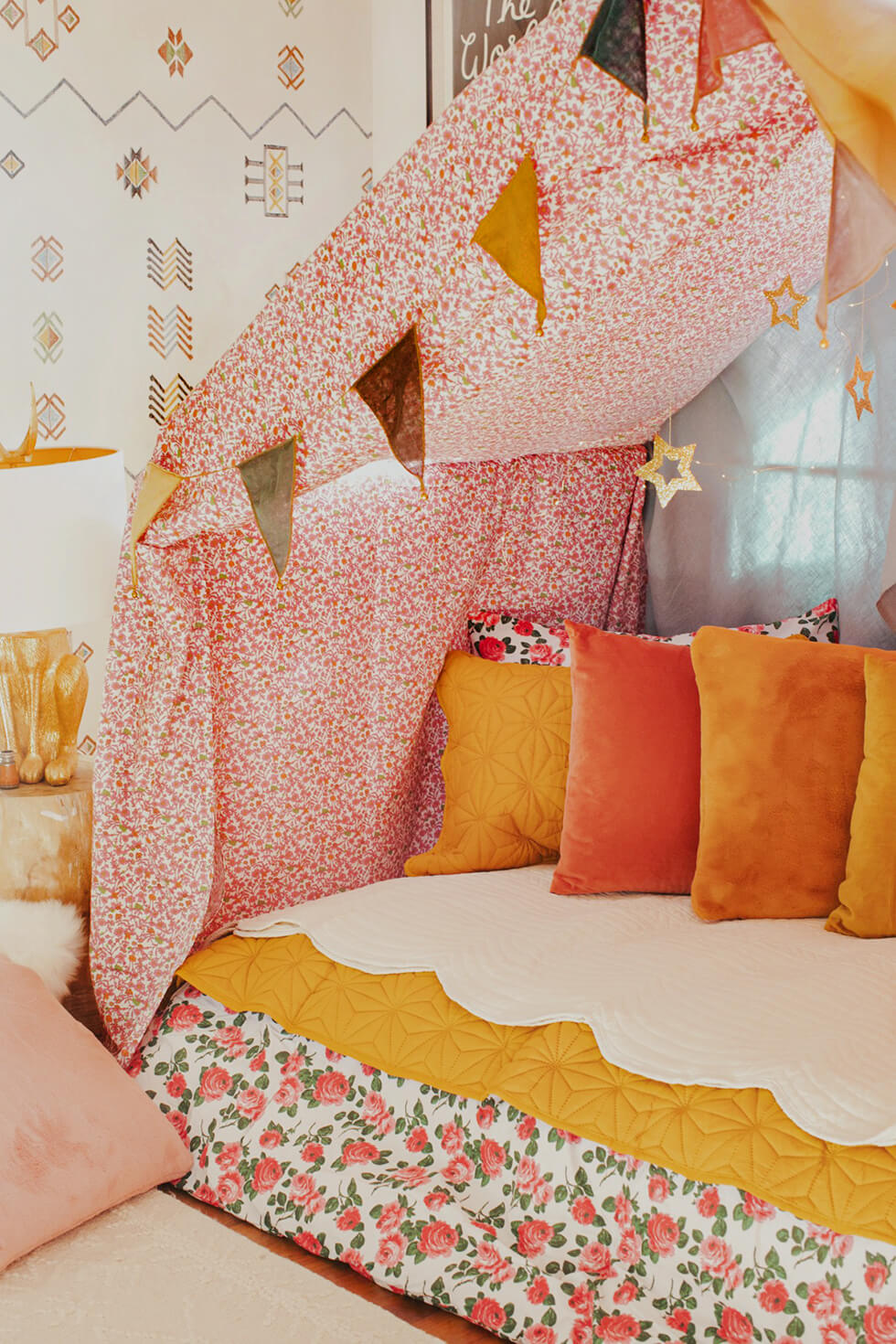 colorful-sofa-bed-canopy-diy-dorm-room-ideas-nordroom