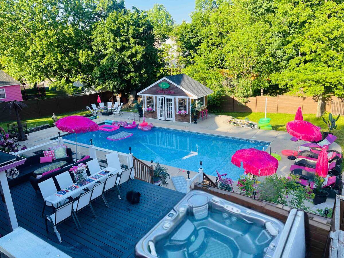 garden-swimming-pool-hot-pink-accessories-barbiecore-nordroom