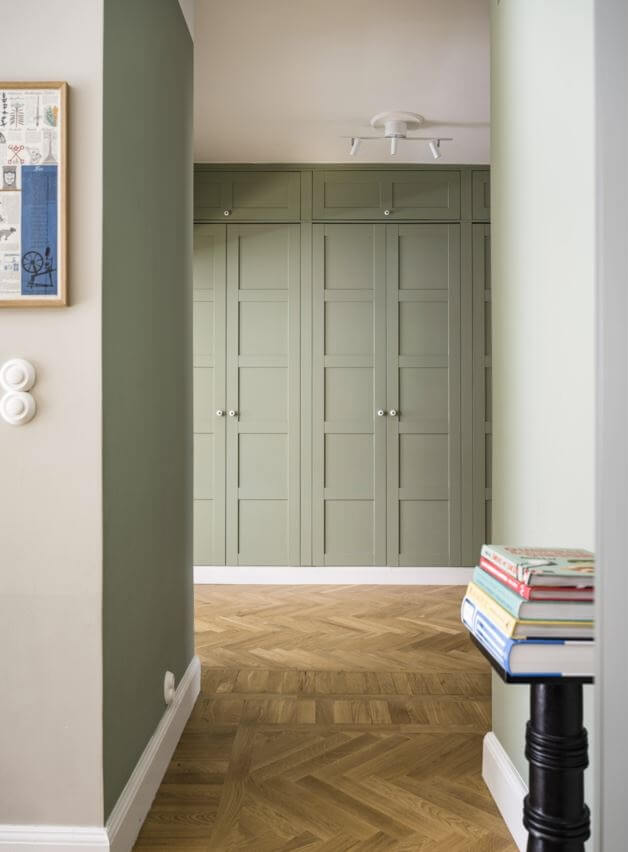 hallway-wooden-floor-built-in-green-closets-nordroom