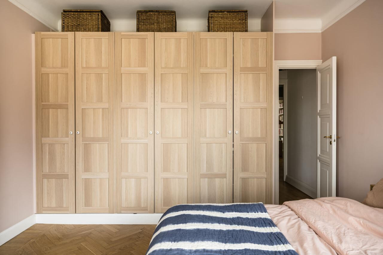 master-bedroom-built-in-wardrobes-striped-throw-nordroom