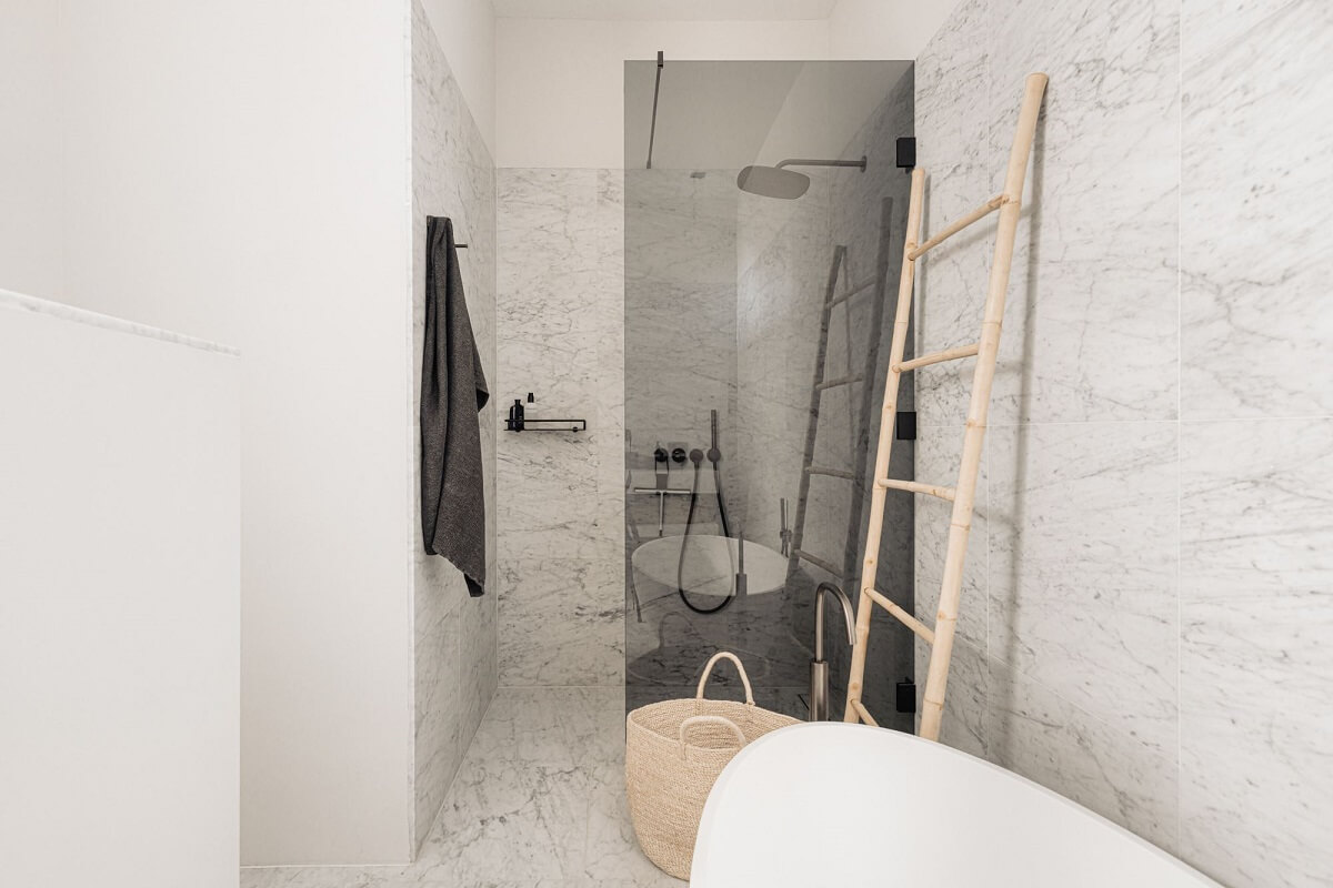 modern-marble-bathroom-walk-in-shower-nordroom