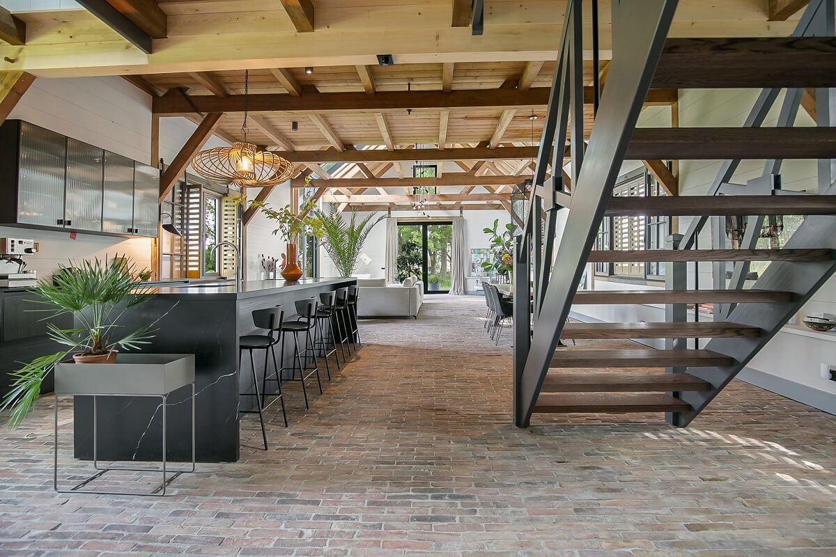 open-plan-barn-house-steel-stair-nordroom