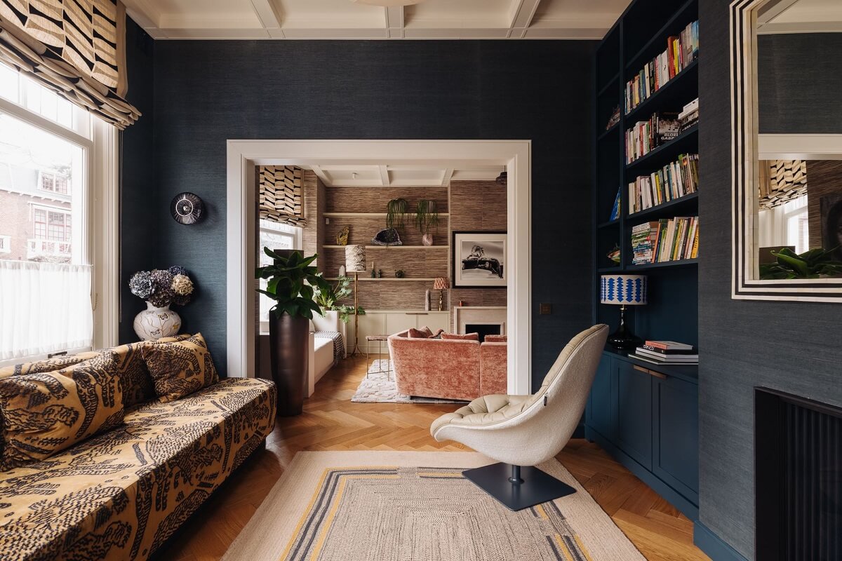 sitting-room-blue-walls-built-in-bookshelves-nordroom