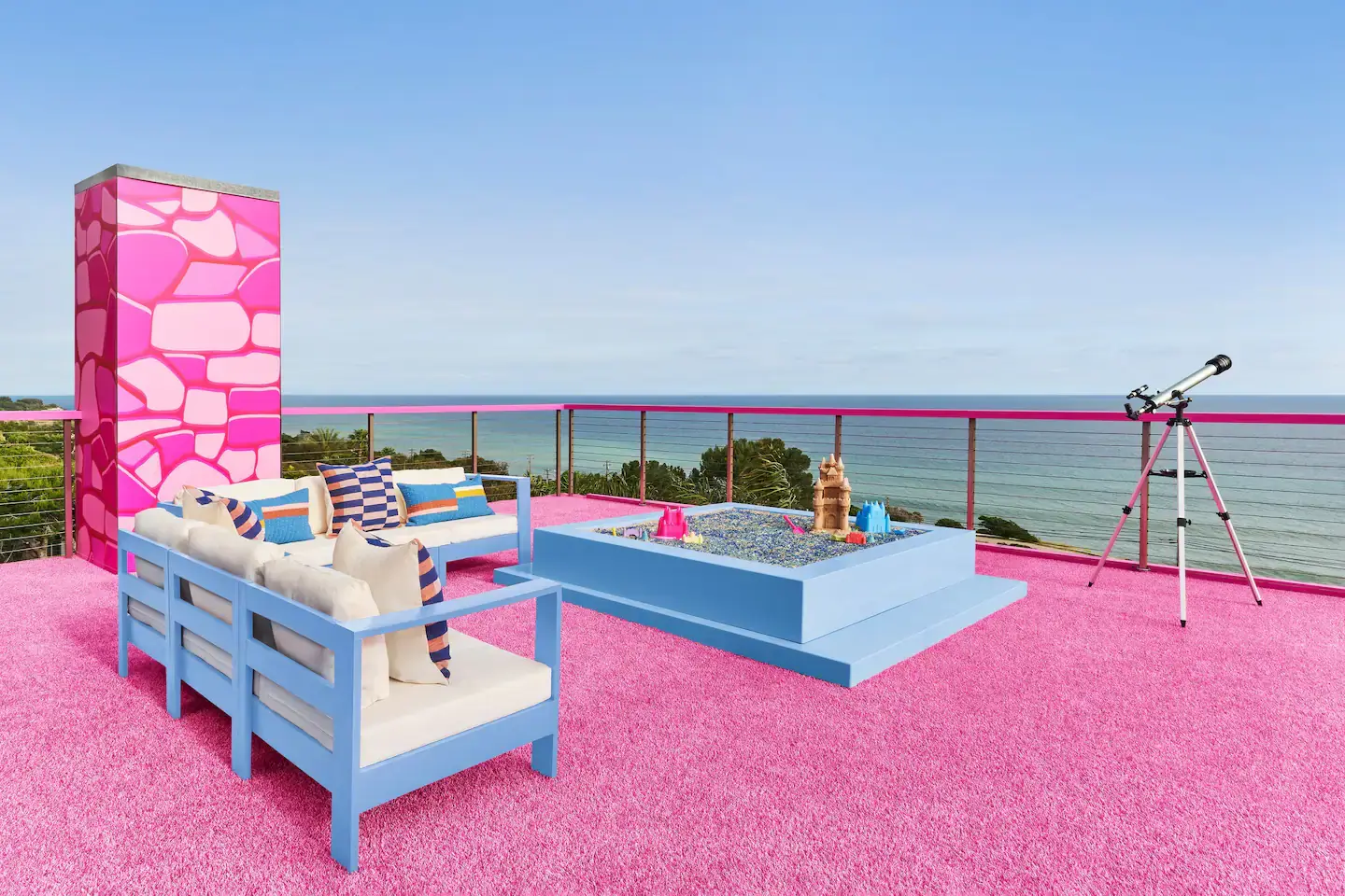 terrace-barbie-house-malibu-airbnb-nordroom