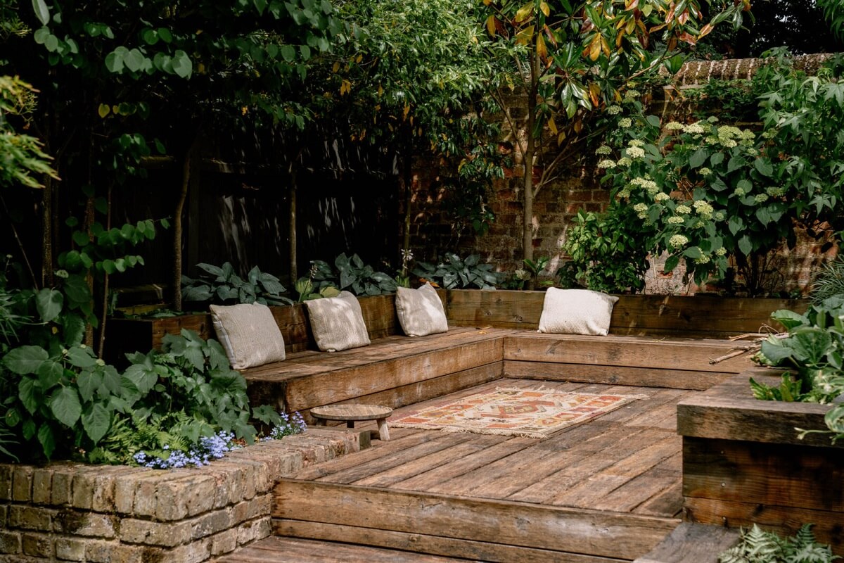 built-in-benches-seating-garden-nordroom