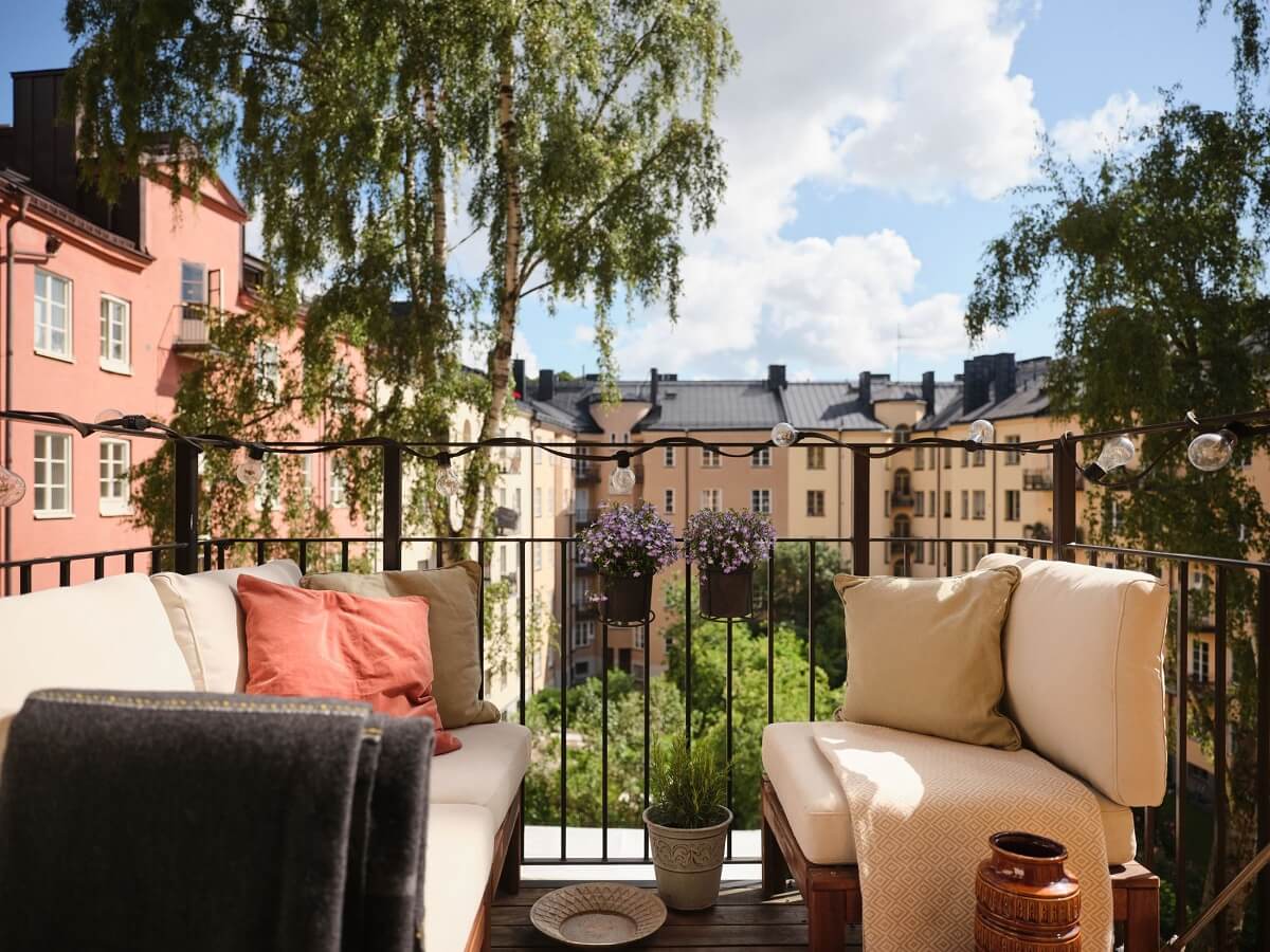 courtyard-balcony-studio-apartment-sweden-nordroom