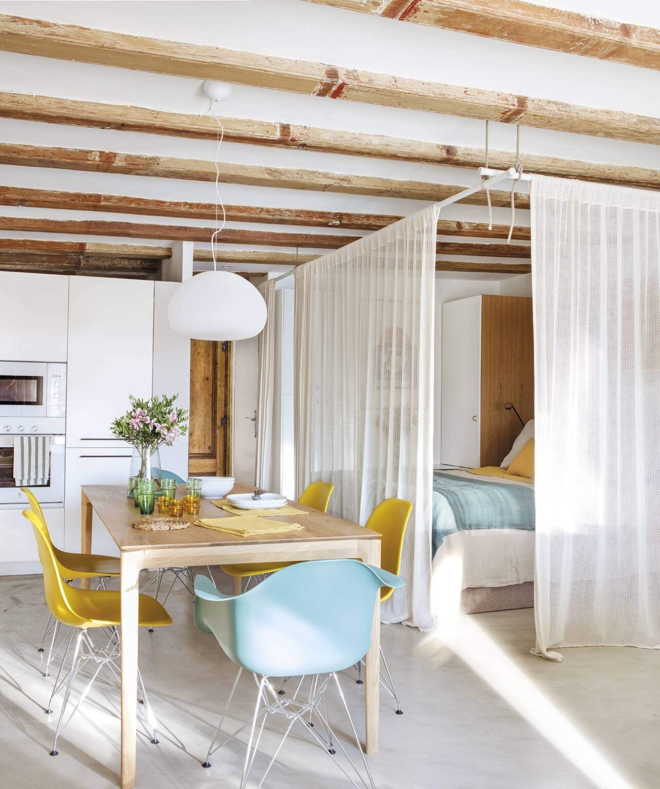 Picture of 52 Studio Apartments with a Curtain Room Divider - The Nordroom
