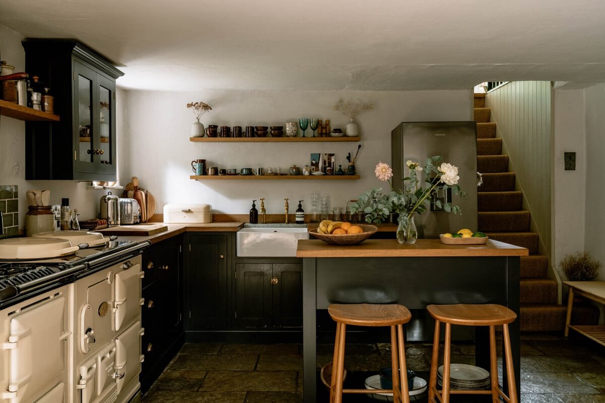 devol-kitchen-breakfast-bar-stone-floor-aga-cooker-nordroom