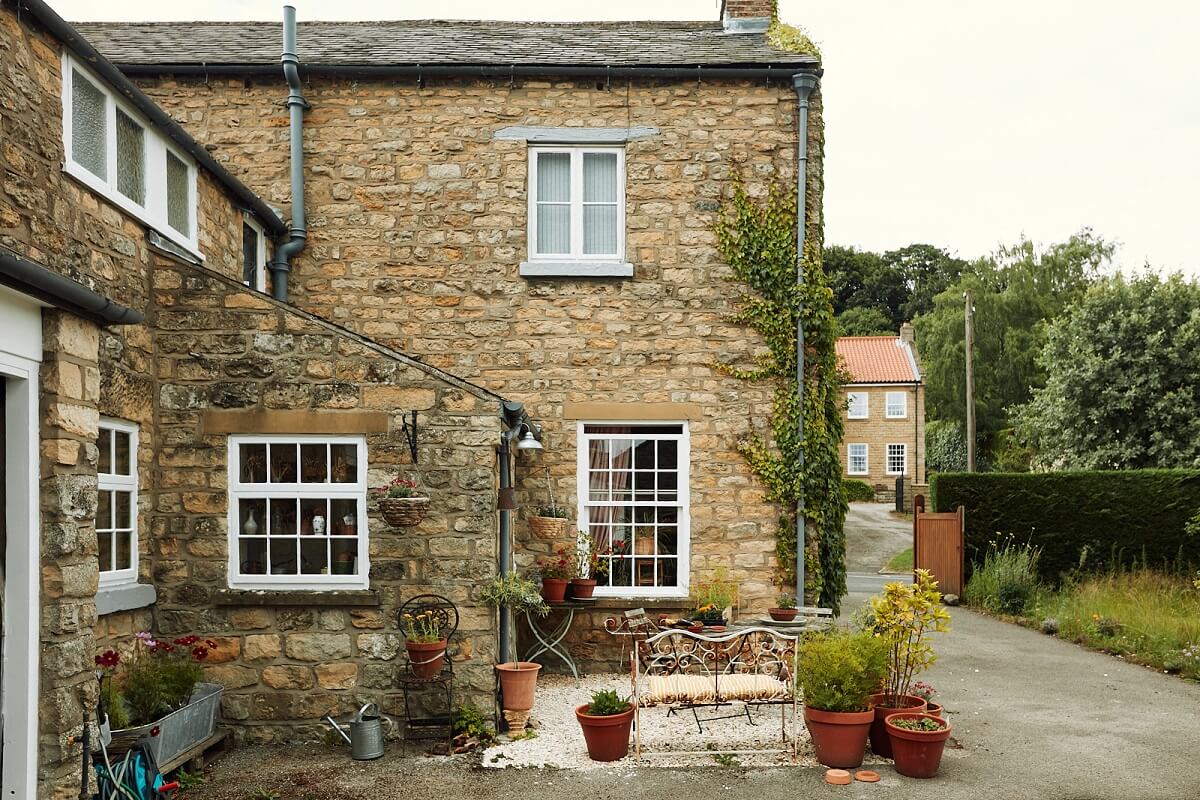 exterior-english-cottage-yorkshire-nordroom