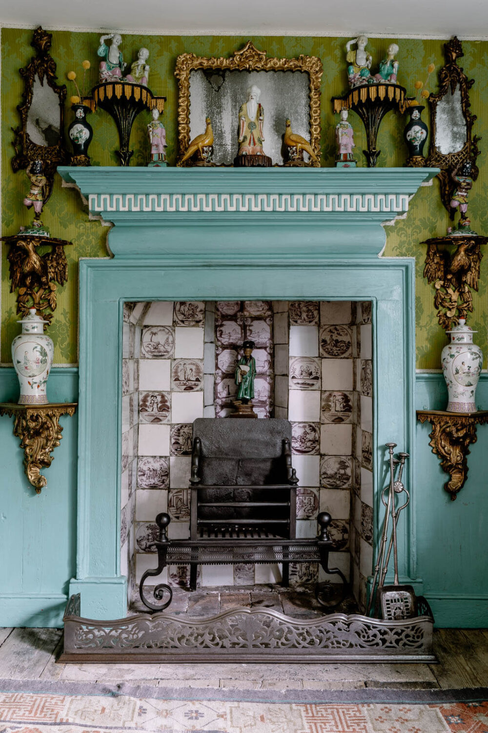 fireplace-detail-pale-blue-mantel-antique-decor-nordroom