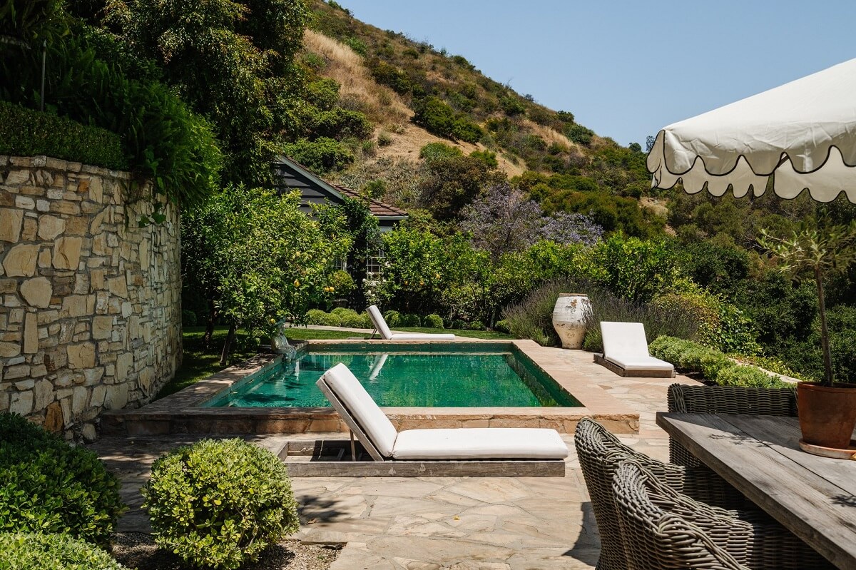 garden-in-the-hills-swimming-pool-lounge-bed-nordroom