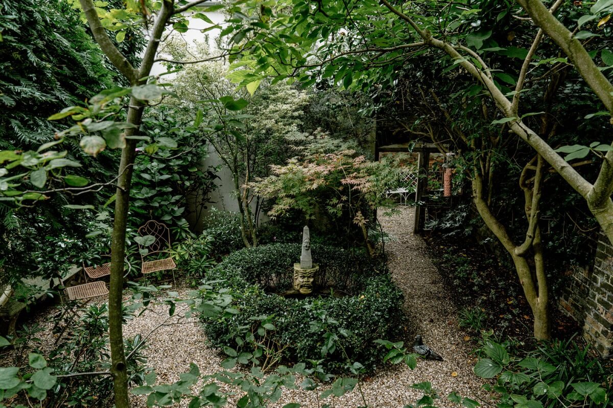 green-garden-england-historic-house